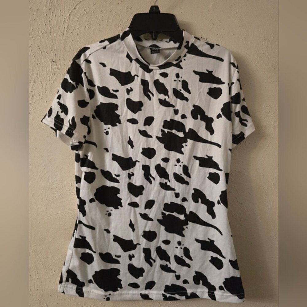 SHEIN Black and White Patterned Tee